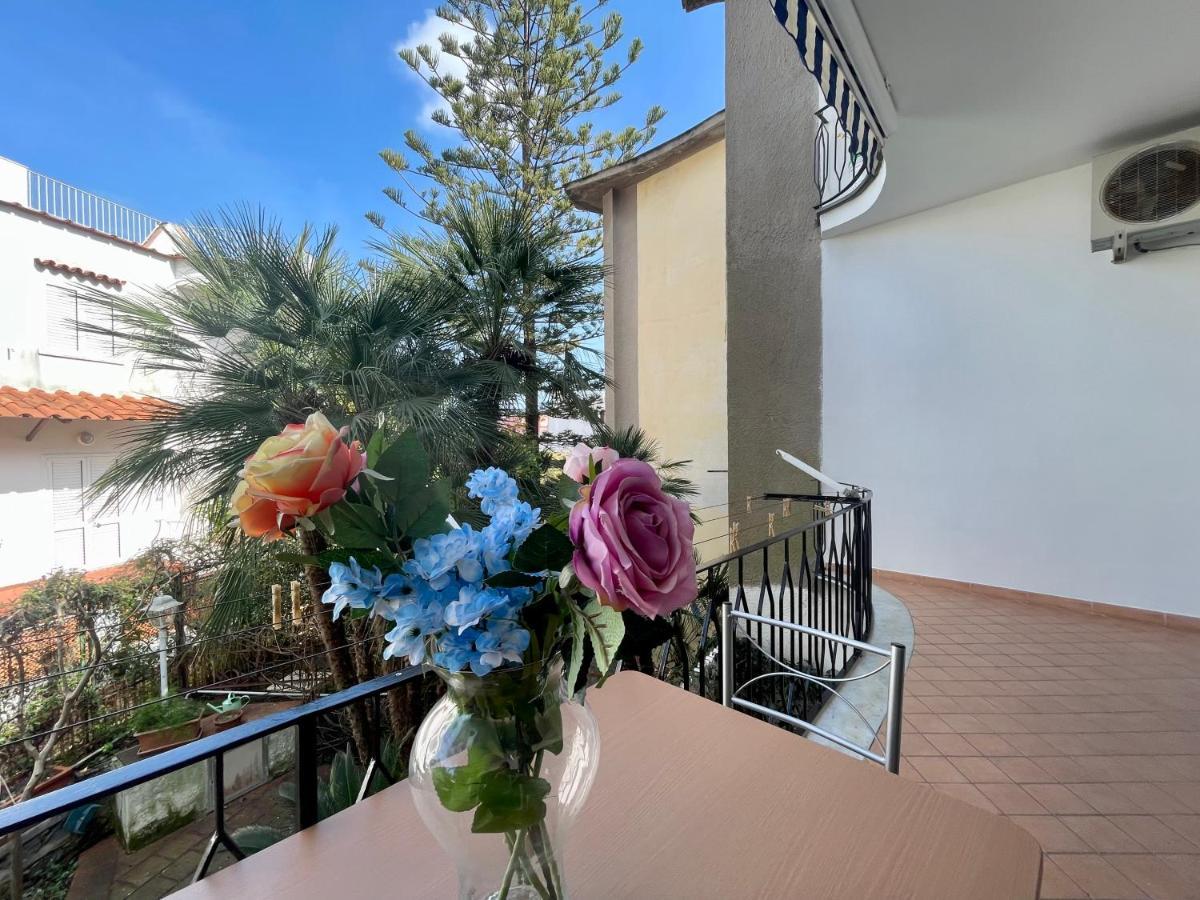 Casa Vacanze Mariafrancesca Ischia Exteriör bild
