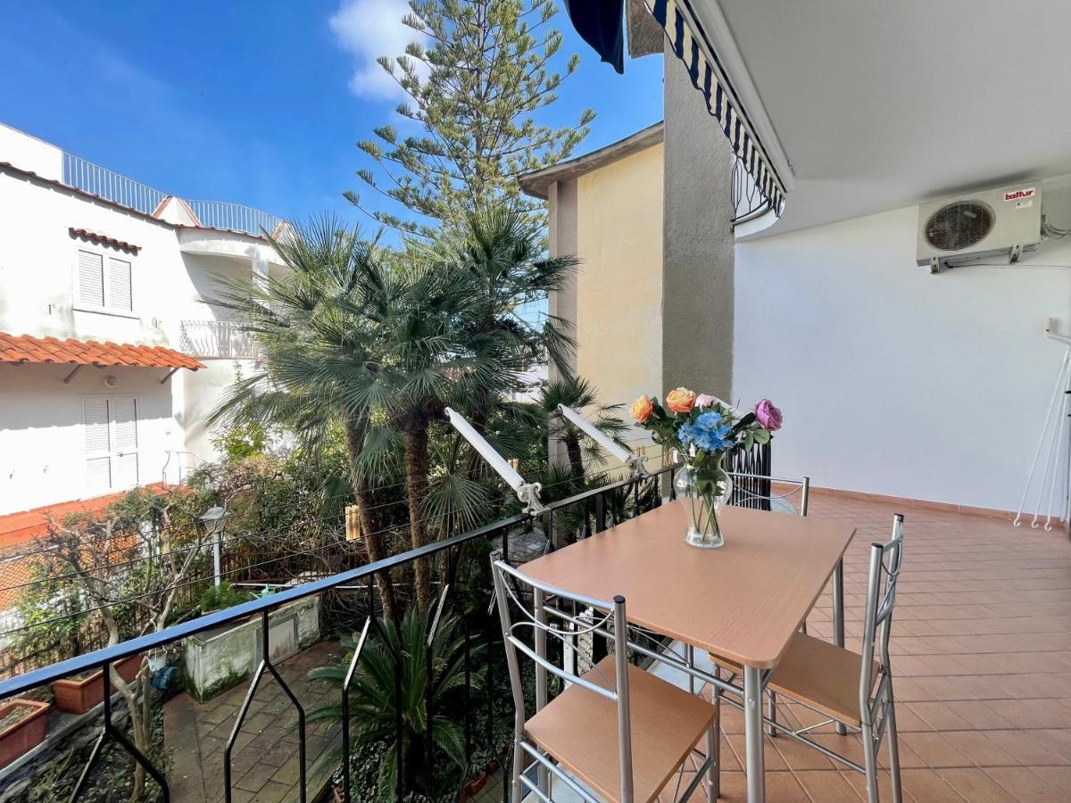 Casa Vacanze Mariafrancesca Ischia Exteriör bild